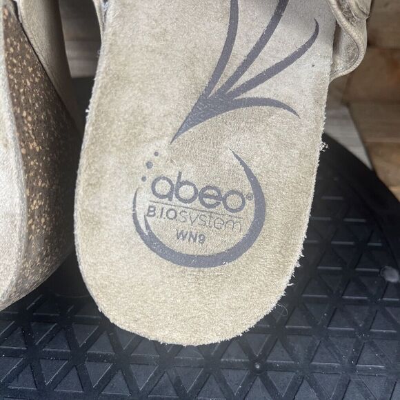 Abeo Womens Size 9 Uplift Platform Wedge Sandals Beige Open Toe Tasseled Comfort - Picture 6 of 10